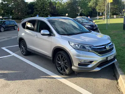 Honda CR-V 1.6 i-DTEC Executive 4WD — SUV fiable, diesel économe et sans sinistre — côté