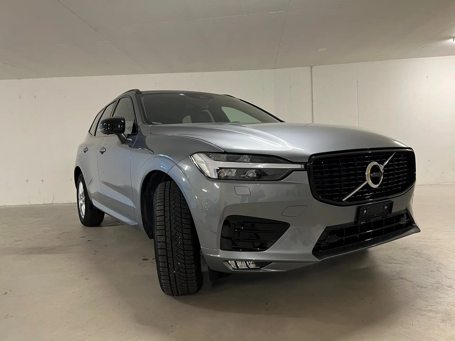 Volvo XC60 B4 Diesel Mild Hybrid AWD — SUV premium sobre et fiable, 31 000 km — Außenansicht