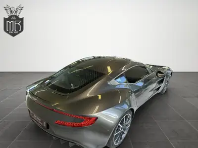 Aston Martin One 77 — Hypercar britannique légendaire, 6746 km seulement — detail