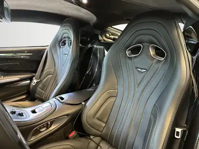 Aston Martin One 77 — Hypercar britannique légendaire, 6746 km seulement — Thumbnail 11