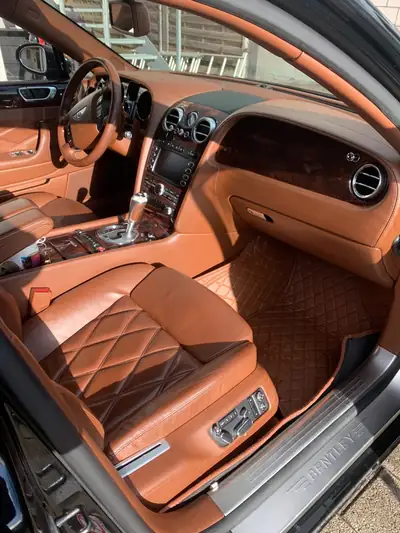 Bentley Continental Flying Spur 6.0 — Berline de luxe britannique, 560 ch sans compromis — Miniatura 7