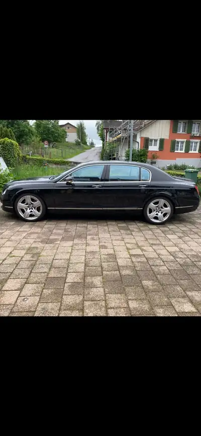 Bentley Continental Flying Spur 6.0 — Berline de luxe britannique, 560 ch sans compromis — Miniatura 9