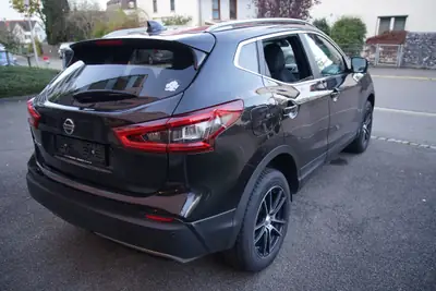 Nissan Qashqai 1.2 DIG-T Tekna — SUV compact fiable, sans accident, 85'500 km — tableau de bord