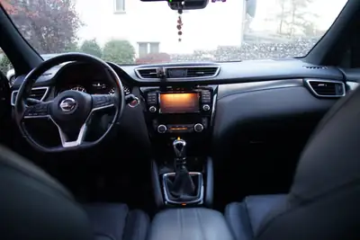 Nissan Qashqai 1.2 DIG-T Tekna — SUV compact fiable, sans accident, 85'500 km — Miniature 7