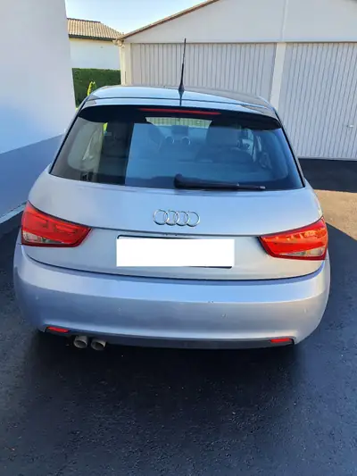 Audi A1 Sportback 1.4 TFSI Ambition — Citadine dynamique, 118'000 km, essence S-tronic — intérieur