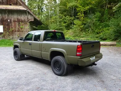 Chevrolet Silverado 2500 HD — Pickup diesel robuste, 200'000 km, sans accident — vista posteriore