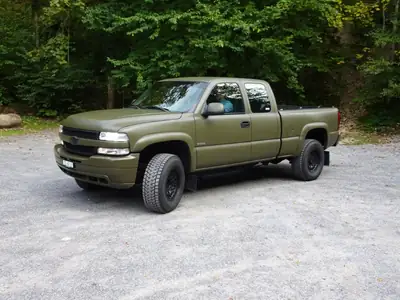 Chevrolet Silverado 2500 HD — Pickup diesel robuste, 200'000 km, sans accident — Miniatura 7