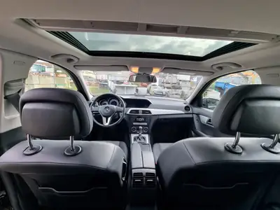 Mercedes-Benz C 220 CDI 7G-Tronic — Berline diesel efficace, 70'000 km seulement — Miniature 9