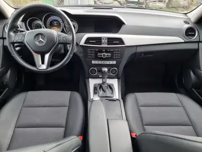 Mercedes-Benz C 220 CDI 7G-Tronic — Berline diesel efficace, 70'000 km seulement — Miniature 7