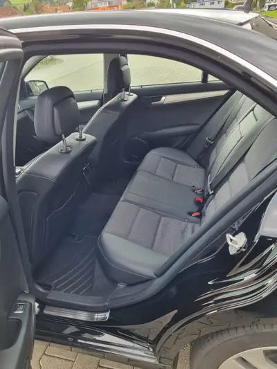 Mercedes-Benz C 220 CDI 7G-Tronic — Berline diesel efficace, 70'000 km seulement — Miniature 11
