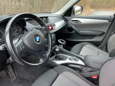 BMW X1 sDrive20d Efficient Dynamics — SUV compact diesel économe, 220'000 km — Innenraum