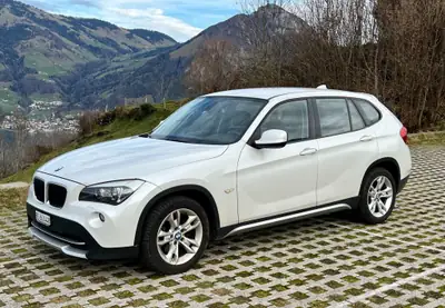 BMW X1 sDrive20d Efficient Dynamics — SUV compact diesel économe, 220'000 km — Armaturenbrett