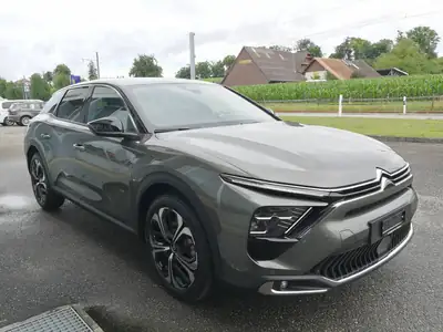 Citroën C5 X — Le break familial français avec 181 ch et transmission automatique — side view