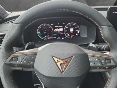 CUPRA Leon Plug-in Hybrid — Performance sportive et efficacité énergétique — dashboard