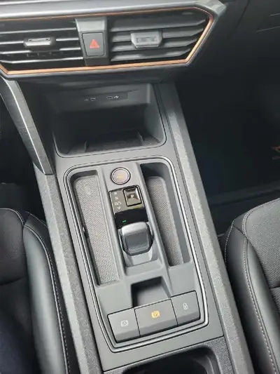 CUPRA Leon Plug-in Hybrid — Performance sportive et efficacité énergétique — Thumbnail 9