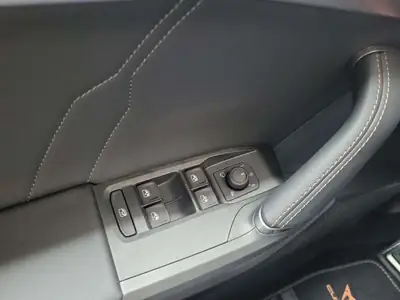 CUPRA Leon Plug-in Hybrid — Performance sportive et efficacité énergétique — Thumbnail 10
