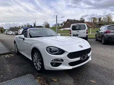 FIAT 124 Spider 2017 — Cabriolet sportif à boîte manuelle, 48 500 km — dashboard