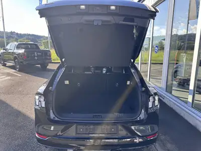 Ford Mustang Mach-E — SUV électrique haute performance, 9000 km seulement — Thumbnail 9