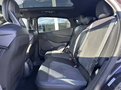 Ford Mustang Mach-E — SUV électrique haute performance, 9000 km seulement — Thumbnail 8