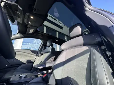 Ford Mustang Mach-E — SUV électrique haute performance, 9000 km seulement — Thumbnail 12