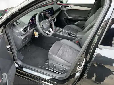 SEAT Leon 2024 — Mild-Hybrid benzin, seulement 15 500 km, transmission automatique — dashboard