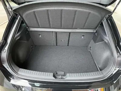 SEAT Leon 2024 — Mild-Hybrid benzin, seulement 15 500 km, transmission automatique — Thumbnail 12