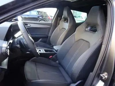 CUPRA Leon Plug-in Hybrid — 245 ch, transmission automatique, 64 500 km seulement — dashboard
