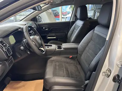 Citroën C5 Aircross Plug-in Hybrid — SUV familial intelligent, 5000 km seulement — dashboard