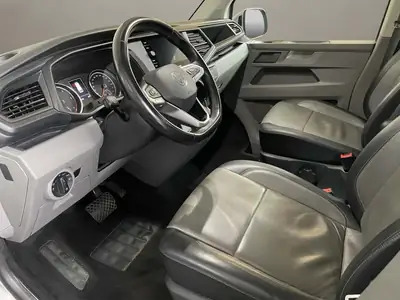 VW T6 Caravelle — Le Van 9 Places Diesel pour Familles et Professionnels — dashboard