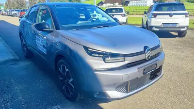 Citroën C4 2025 — Mild-Hybrid Benzin/Elektro, 4000 km seulement — Seitenansicht