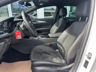 Opel Insignia Break 2021 — 230 ch, Transmission automatique, Traction intégrale — detail