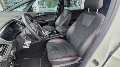Ford S-MAX Hybrid 2023 — Monospace 7 places, motorisation écologique et polyvalente — Thumbnail 7