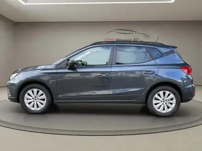 SEAT Arona 2024 — SUV compact fiable, moteur essence 115 ch, boîte auto — side view