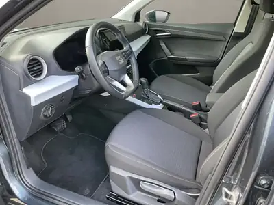 SEAT Arona 2024 — SUV compact fiable, moteur essence 115 ch, boîte auto — dashboard