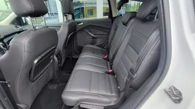 Ford Kuga 2017 — SUV robuste diesel 150 ch, traction intégrale — Thumbnail 9
