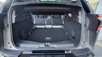 Citroën e-C5 Aircross 2025 — SUV électrique 213 ch, autonomie généreuse et design élégant — Thumbnail 10