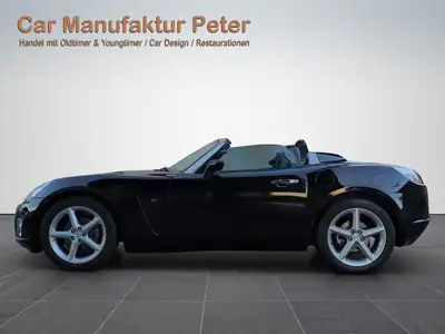 Opel GT 2.0 Turbo — Roadster sportif légendaire, 27 000 km seulement — side view