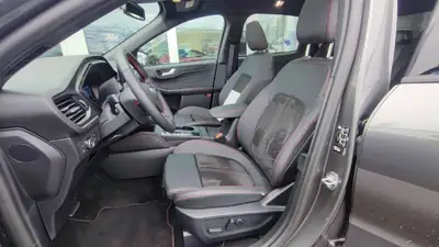 Ford Kuga Plug-in Hybrid 2025 — SUV rechargeable, 242 ch, très faible kilométrage — Thumbnail 7