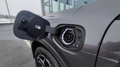 Ford Kuga Plug-in Hybrid 2025 — SUV rechargeable, 242 ch, très faible kilométrage — Thumbnail 11