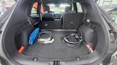Ford Kuga Plug-in Hybrid 2025 — SUV rechargeable, 242 ch, très faible kilométrage — Thumbnail 10