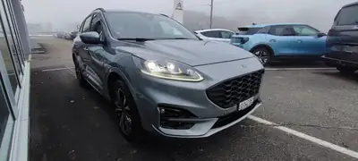 Ford Kuga Hybrid 2023 — SUV compact hybride, 44'000 km, traction intégrale — side view