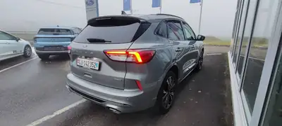 Ford Kuga Hybrid 2023 — SUV compact hybride, 44'000 km, traction intégrale — rear view