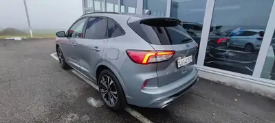 Ford Kuga Hybrid 2023 — SUV compact hybride, 44'000 km, traction intégrale — interior
