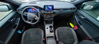 Ford Kuga Hybrid 2023 — SUV compact hybride, 44'000 km, traction intégrale — detail