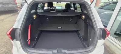 Ford Focus Kombi Mild-Hybrid — Polyvalence et efficacité énergétique — Thumbnail 10