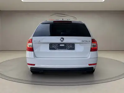 Skoda Octavia Diesel Automatique — Monospace polyvalent, 170 500 km, motorisation robuste — rear view