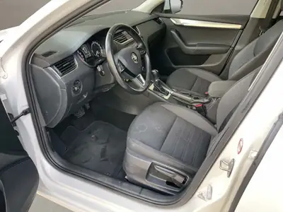 Skoda Octavia Diesel Automatique — Monospace polyvalent, 170 500 km, motorisation robuste — dashboard