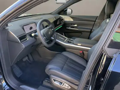 XPENG G9 — SUV électrique haute performance, 7500 km, transmission automatique — tableau de bord