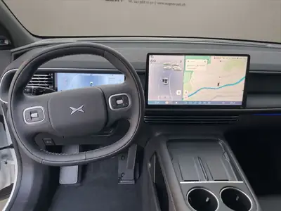 XPeng G6 — SUV électrique performant, 476 ch et transmission automatique intégrale — Thumbnail 9