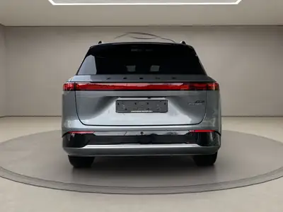 XPeng G9 — SUV électrique 550 ch, AWD haute performance, ultra faible kilométrage — rear view